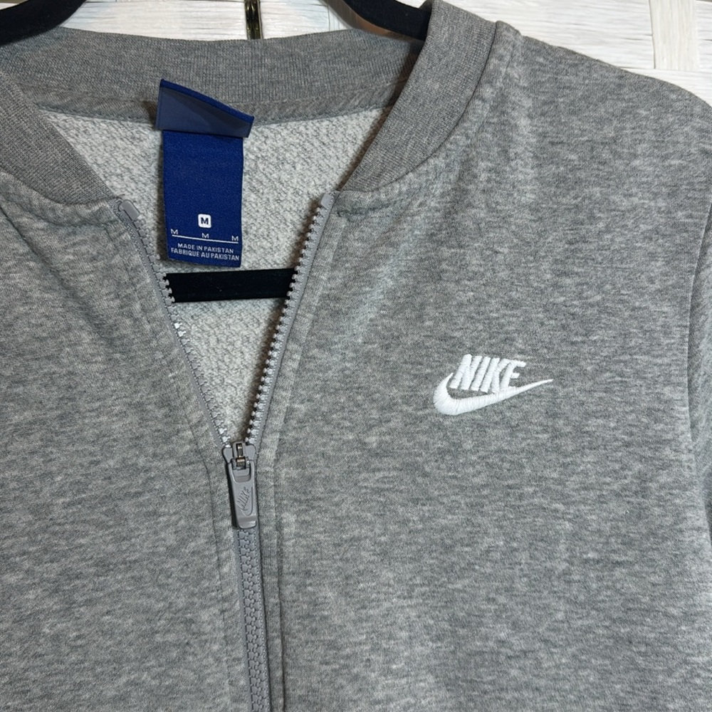 Nike Gray Zip Up Long Sleeve Front Zip Pockets Size Medium - Picture 2 of 12